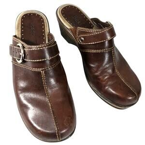 BASS! ESPRESSO BROWN GENUINE LEATHER BUCKLE & STRAP DETAIL CLOGS, MULES! SZ 6.5M